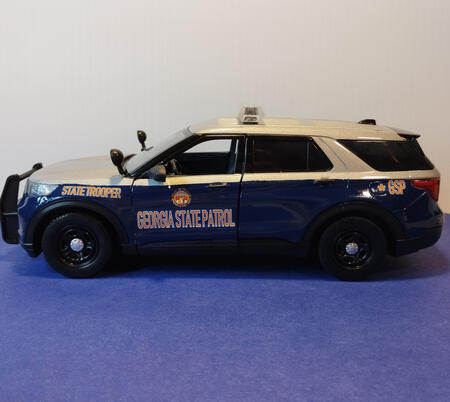 Georgia State Patrol Police Interceptor Utility Model Car 2022 Ford Explorer Silver and blue 1:24